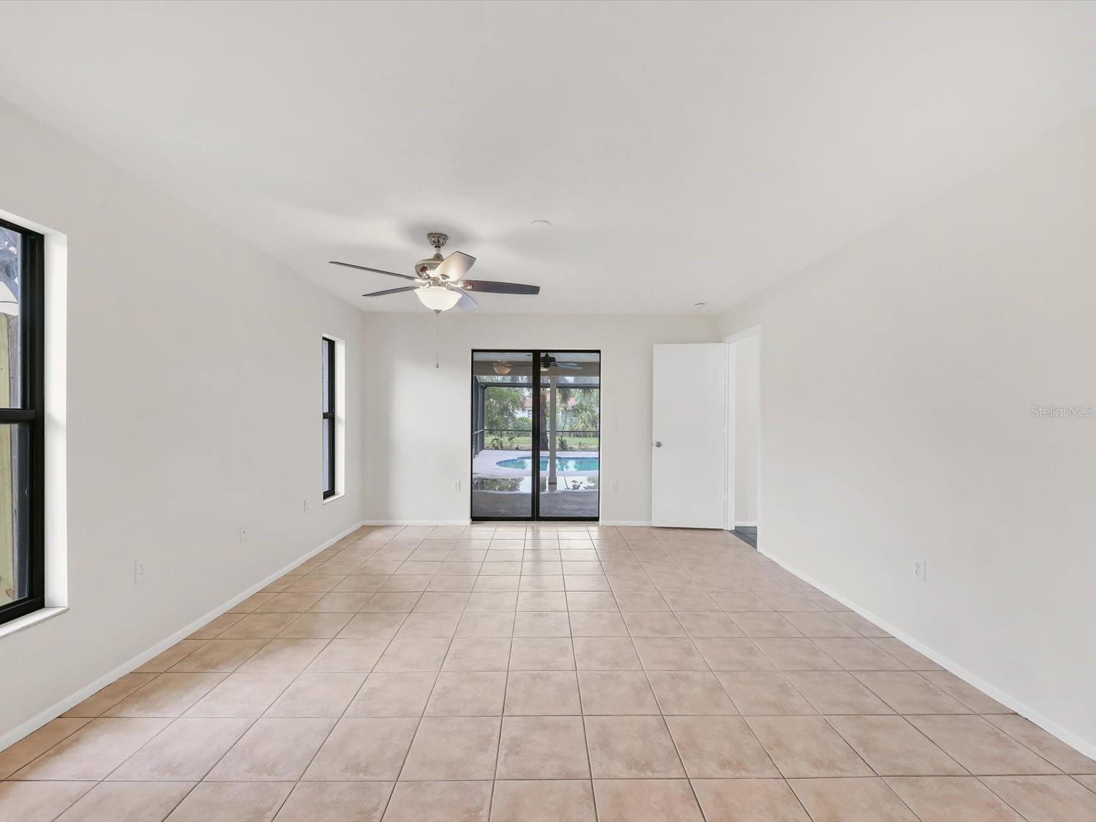 COUNTRY MEADOWS - Residential