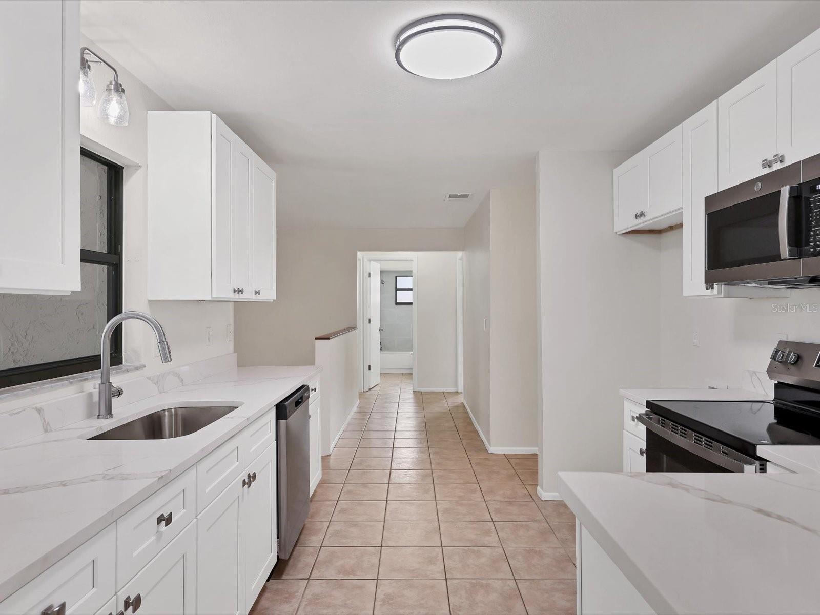 COUNTRY MEADOWS - Residential