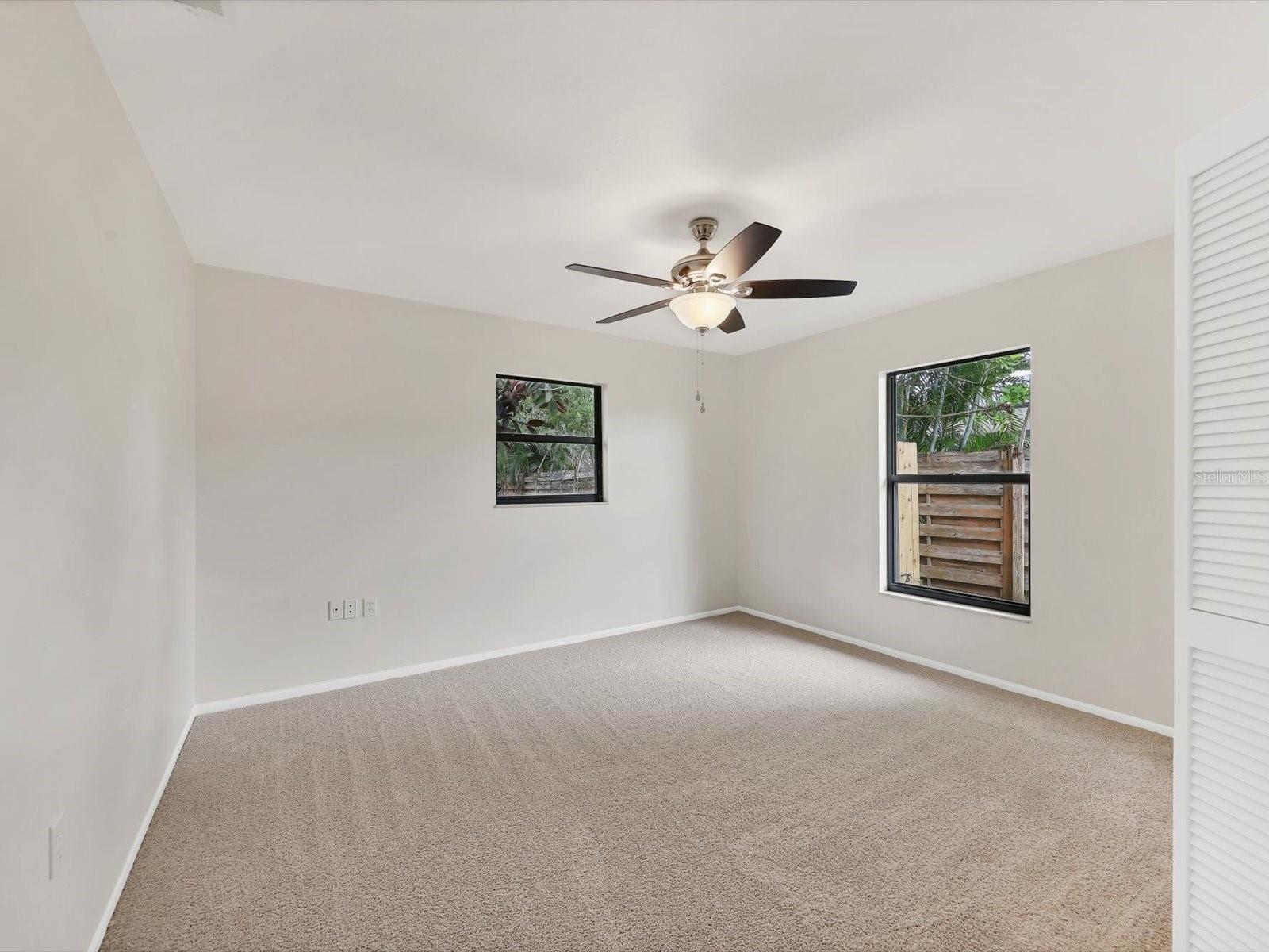 COUNTRY MEADOWS - Residential