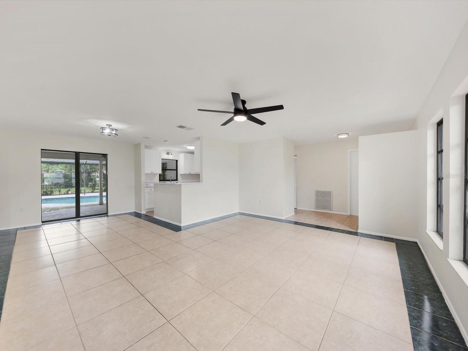 COUNTRY MEADOWS - Residential