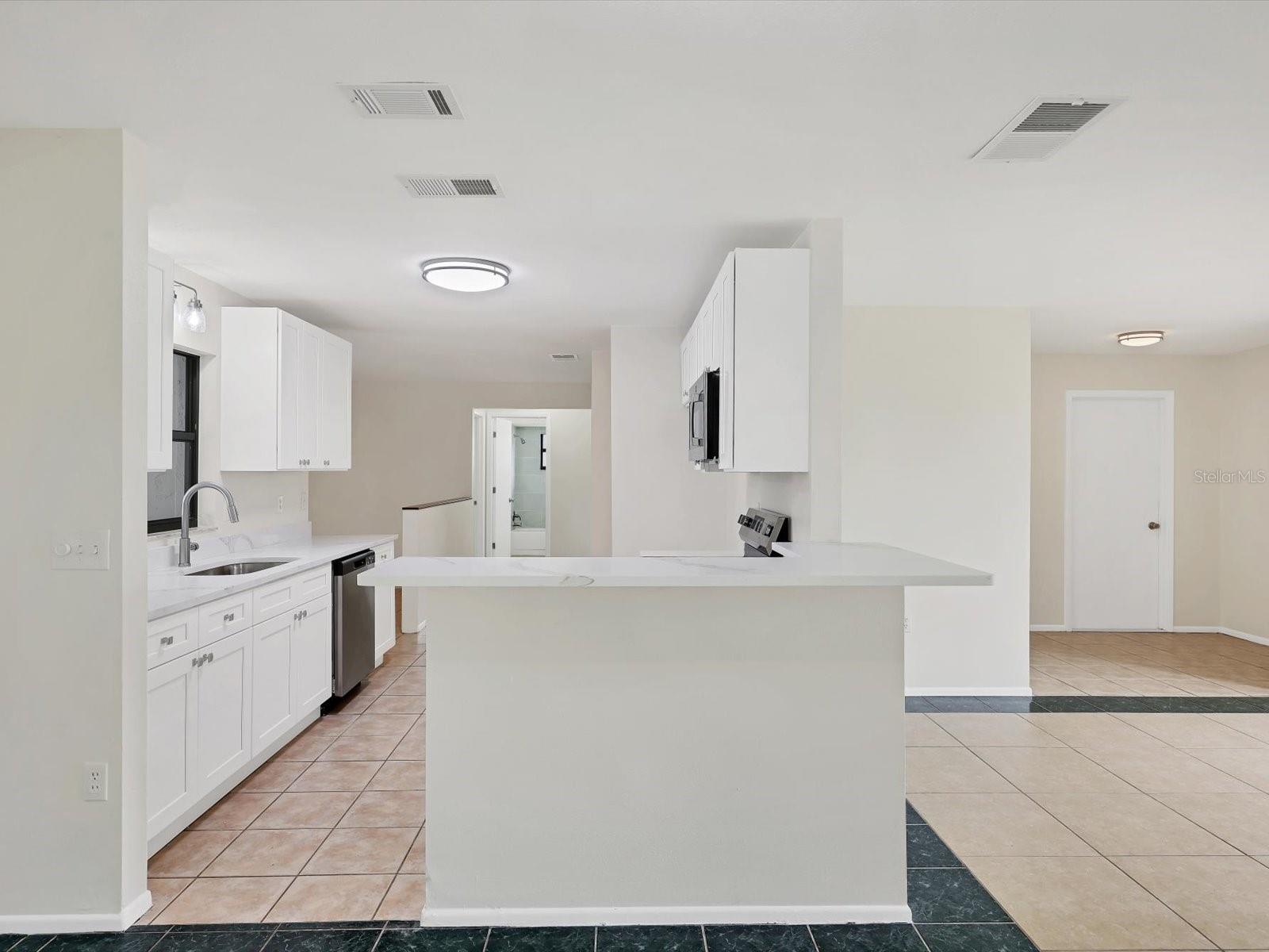 COUNTRY MEADOWS - Residential