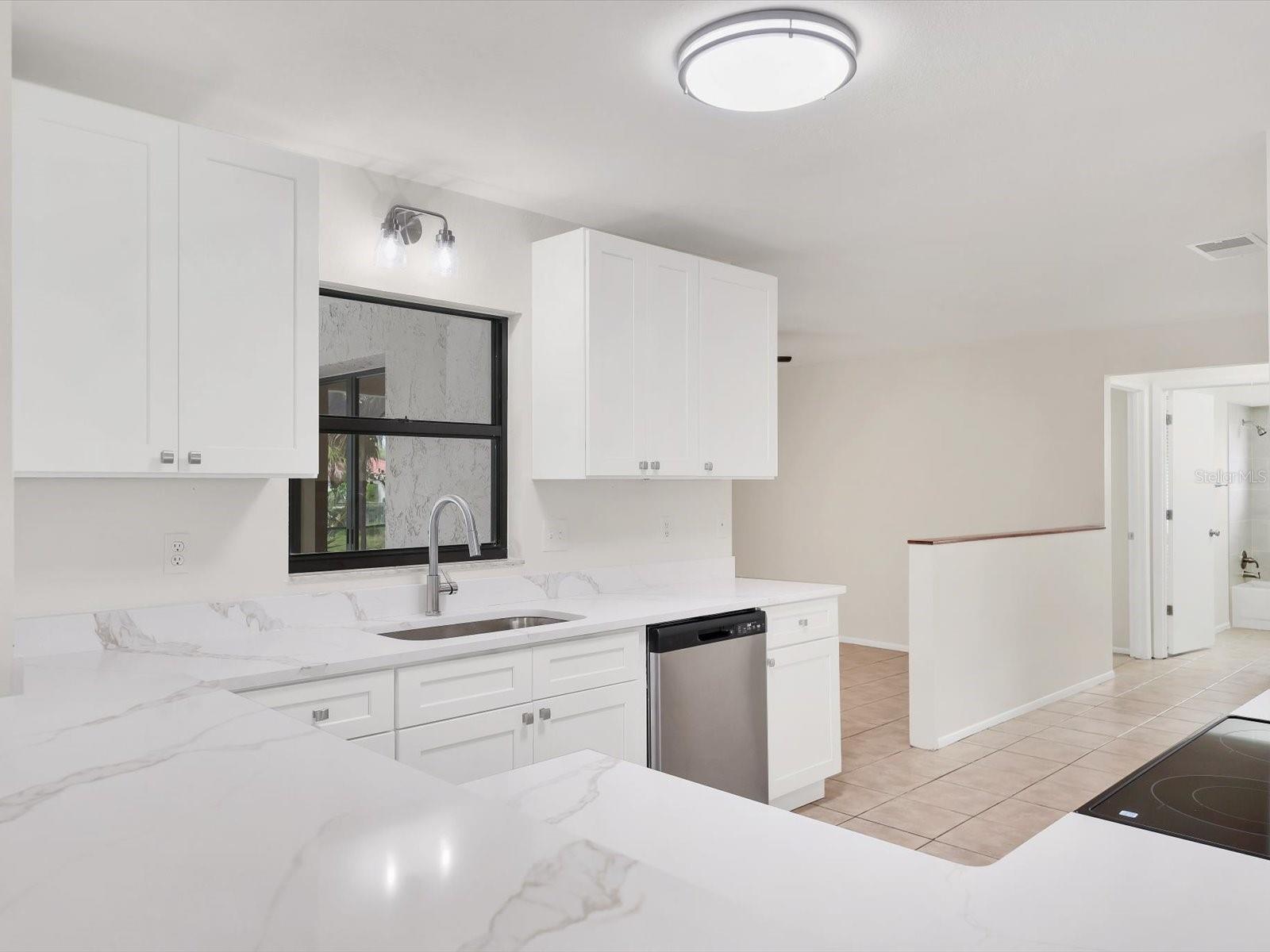 COUNTRY MEADOWS - Residential