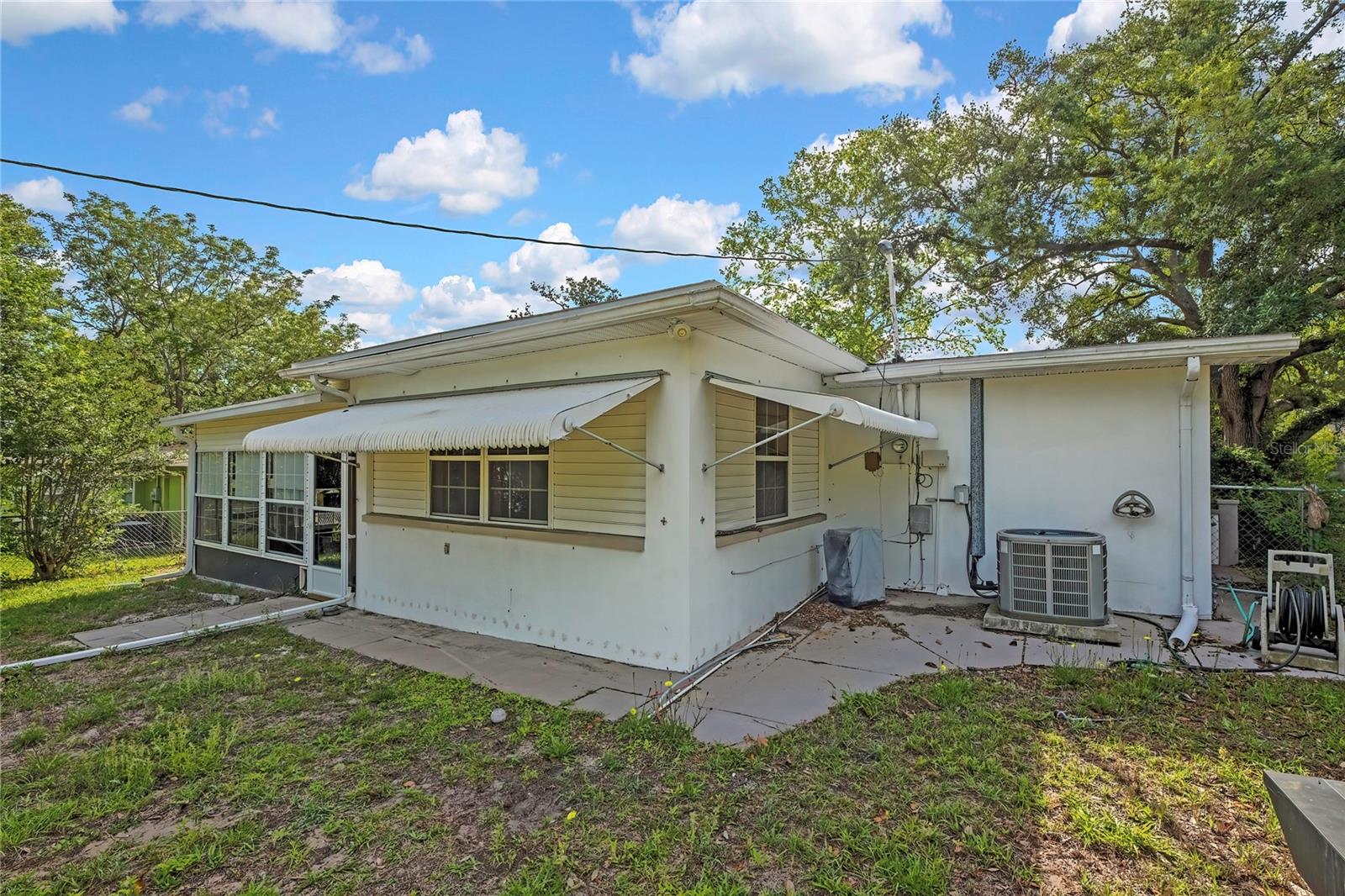 BEVERLY HILLS UNIT 02 - Residential