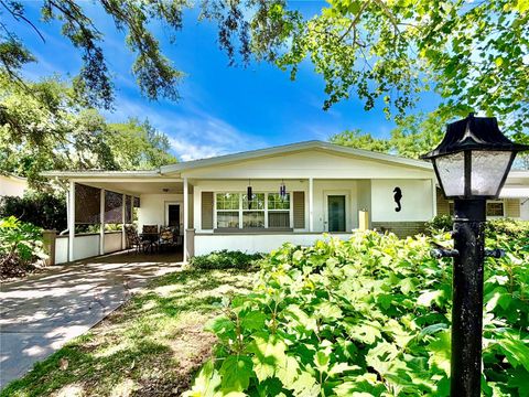 Photo of 10 N Davis Street, Beverly Hills, FL 34465 (MLS # TB8497247)