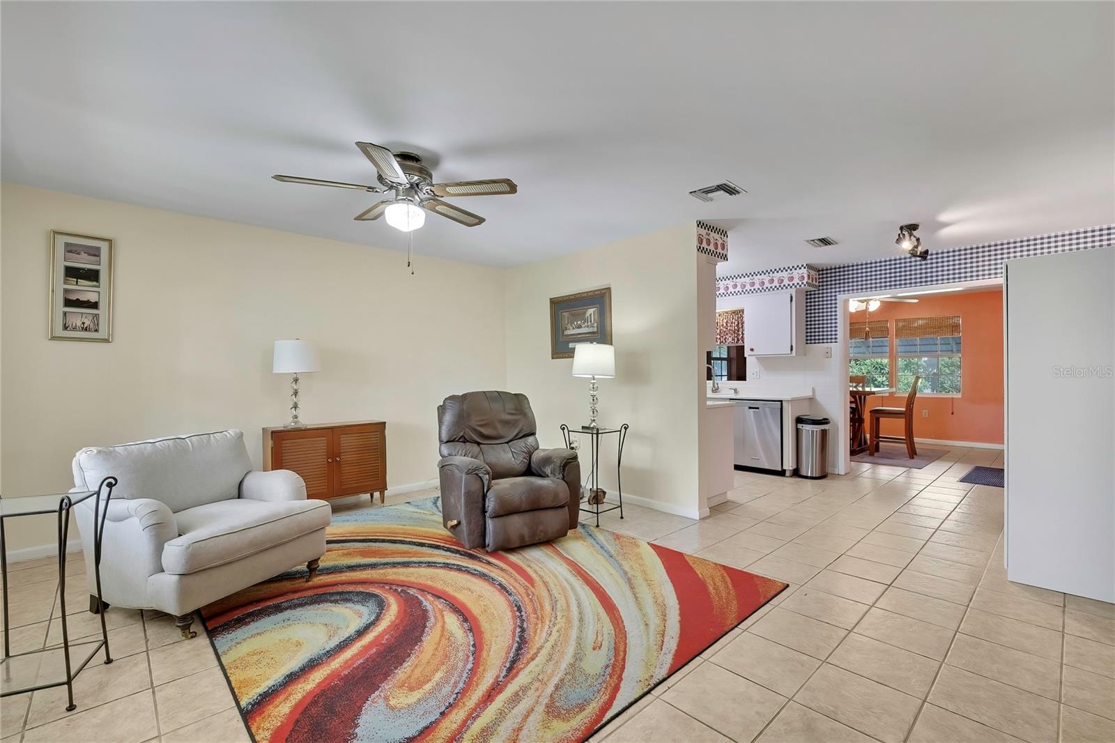 BEVERLY HILLS UNIT 02 - Residential