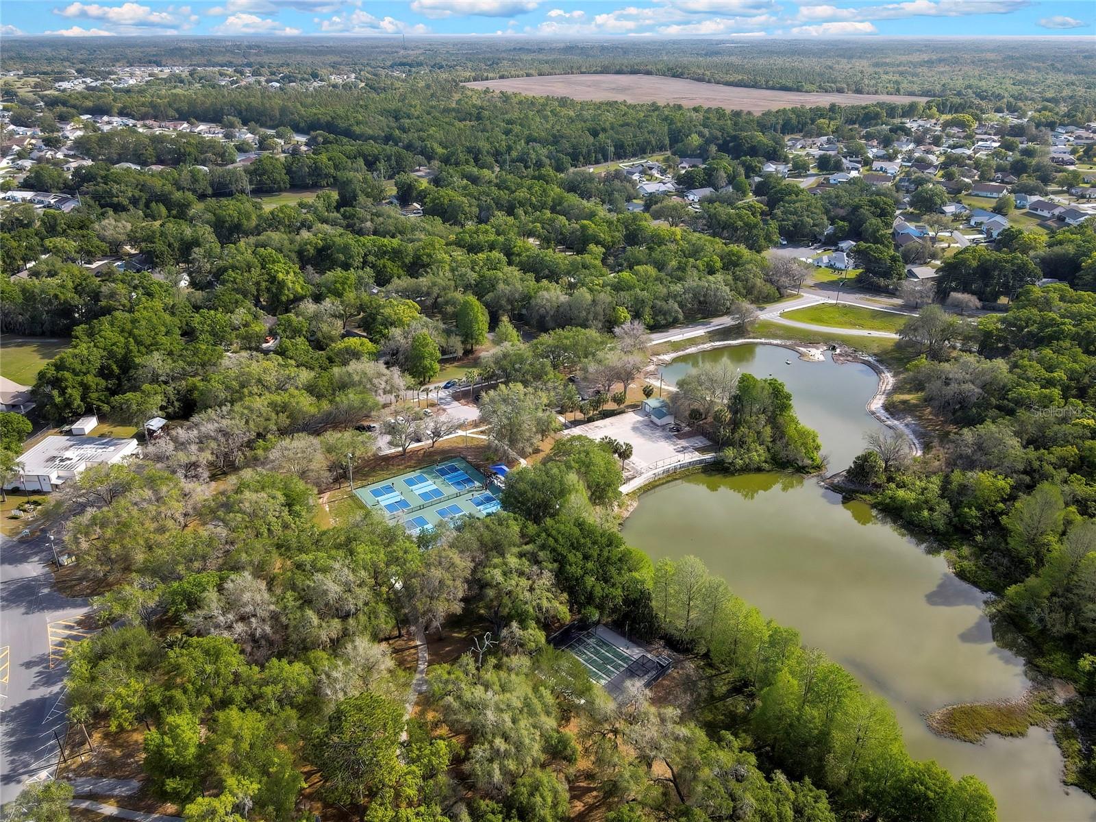 BEVERLY HILLS UNIT 02 - Residential