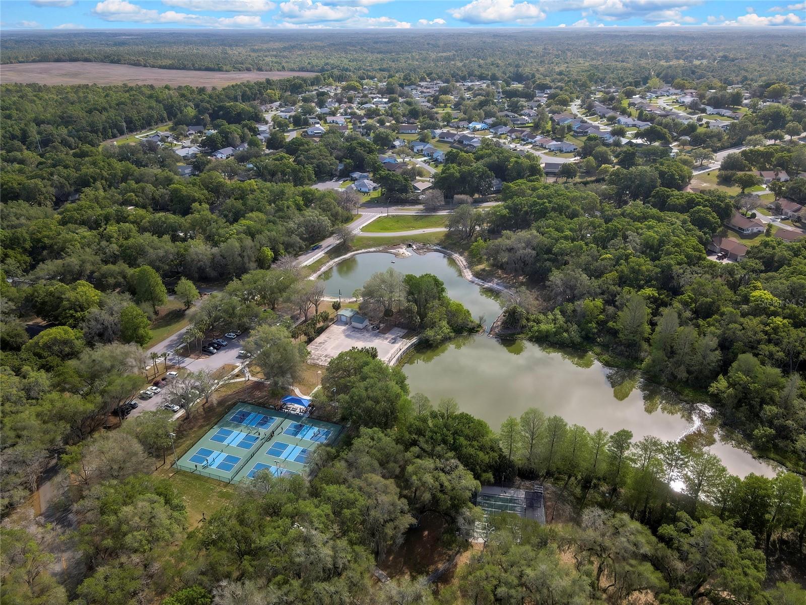 BEVERLY HILLS UNIT 02 - Residential