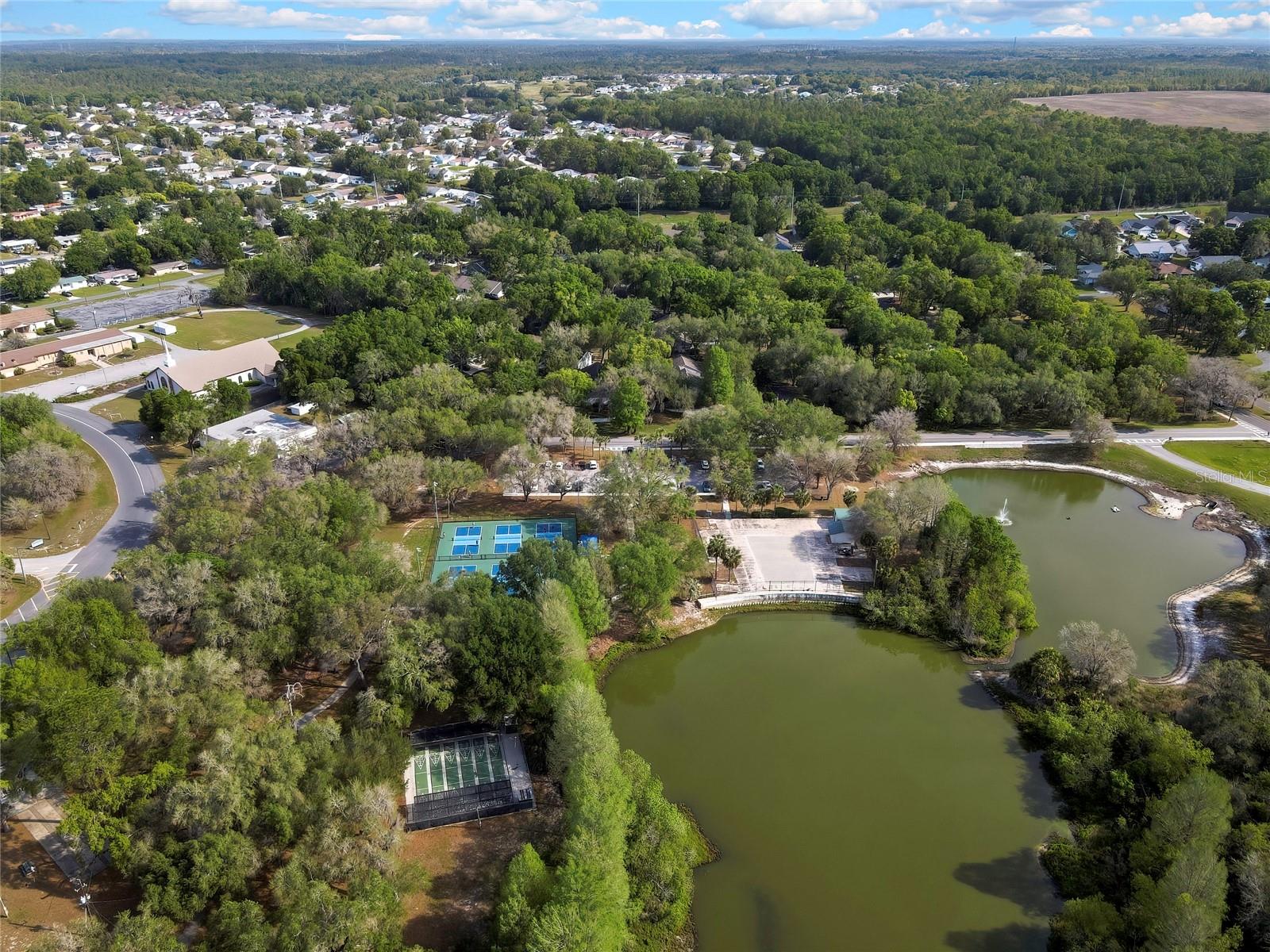 BEVERLY HILLS UNIT 02 - Residential