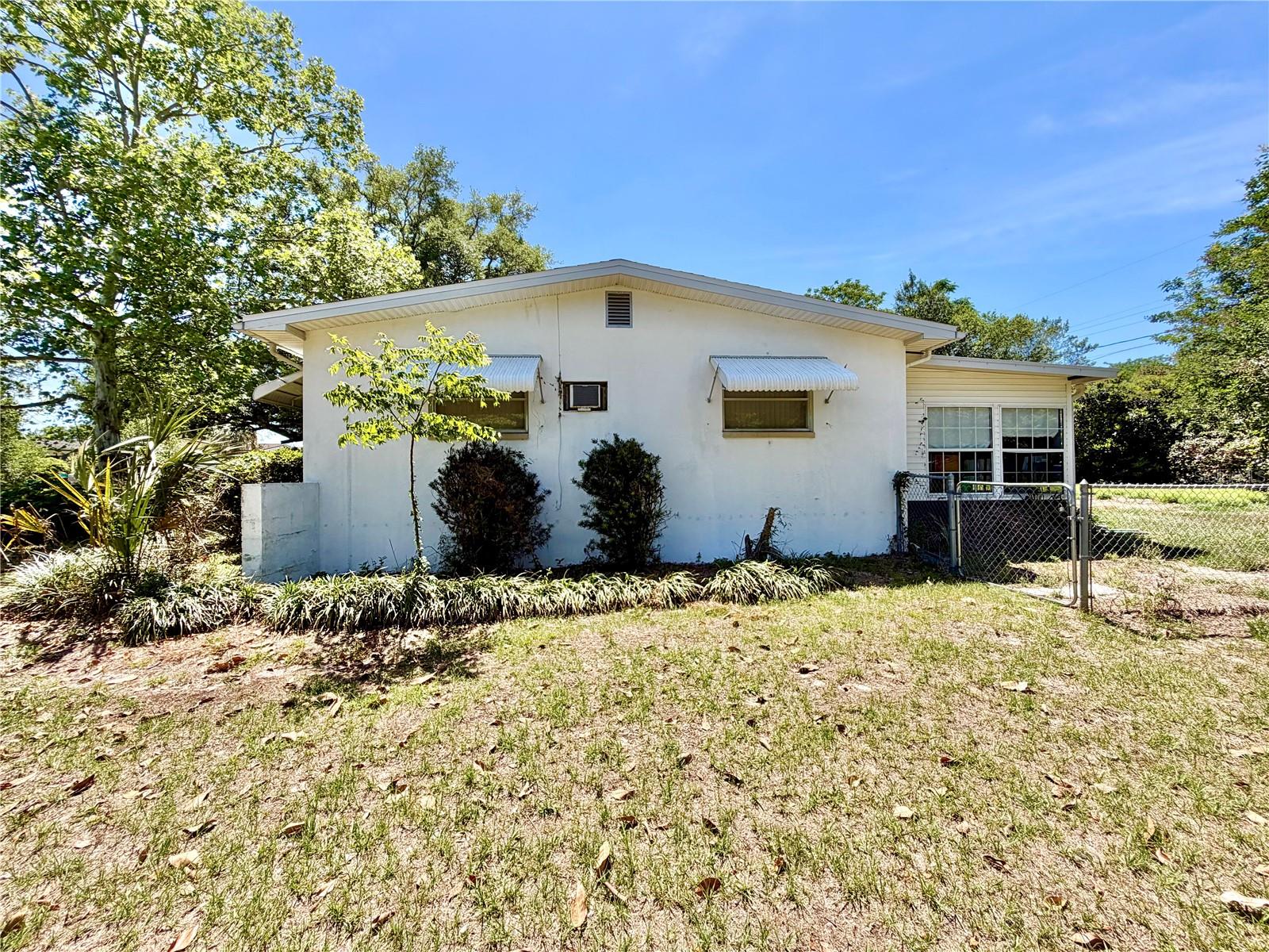 BEVERLY HILLS UNIT 02 - Residential