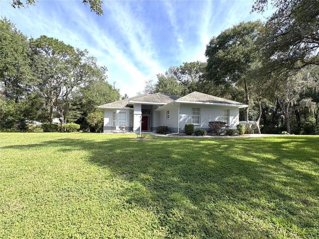 Photo of 9738 SW 195th Circle, Dunnellon, FL 34432 (MLS # OM708598)