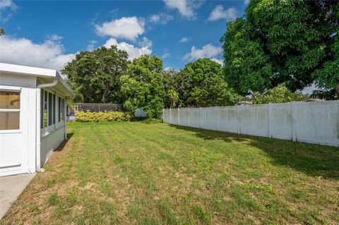 A home in SEMINOLE