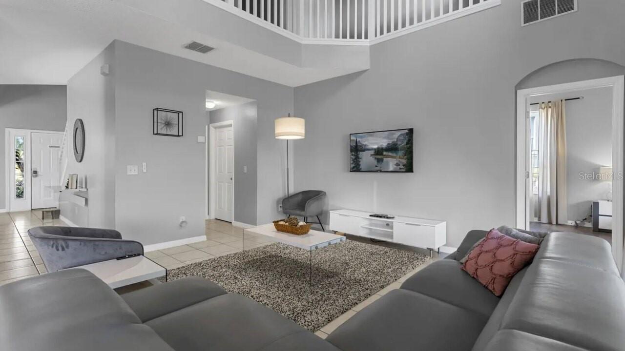 8503 LA ISLA DRIVE