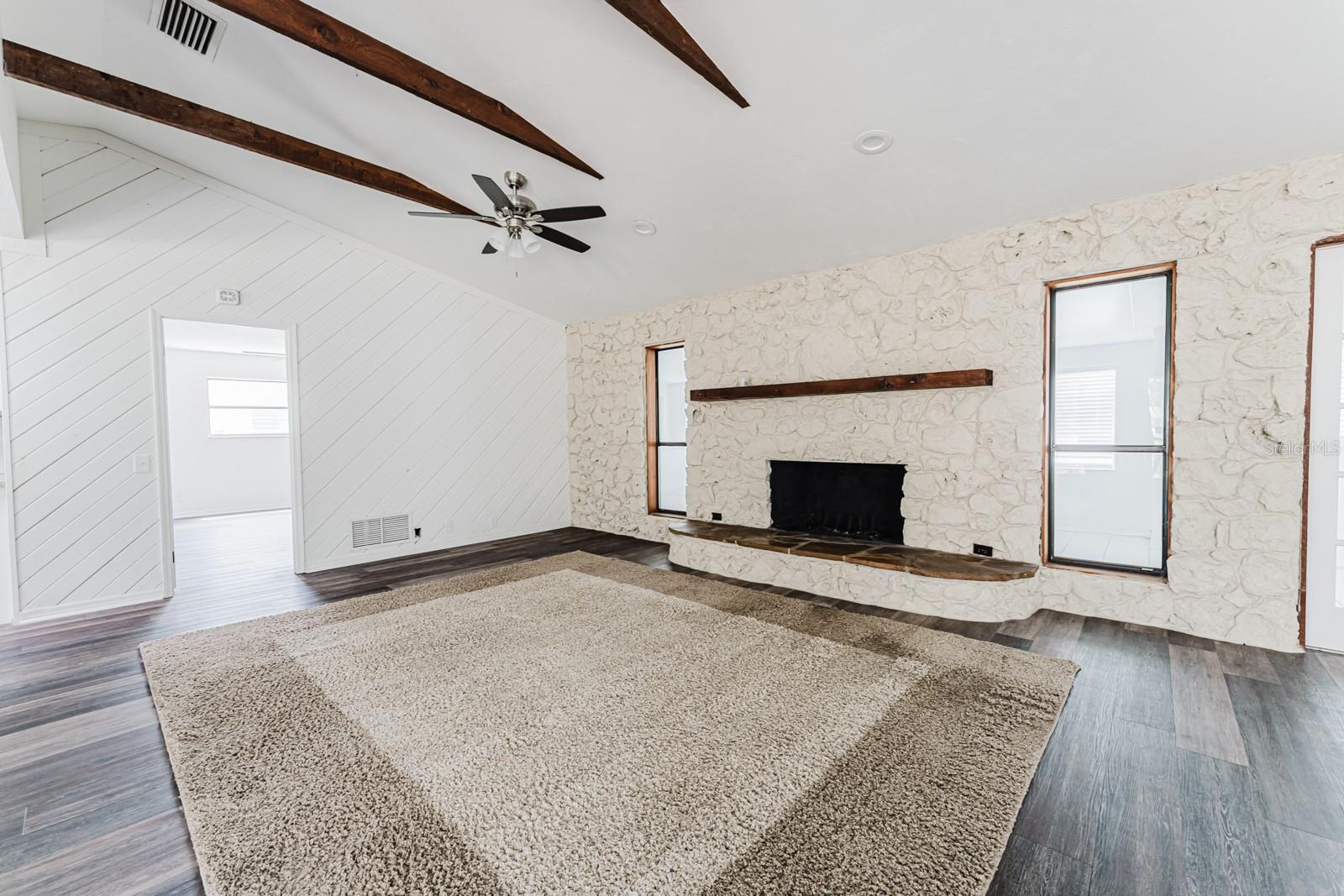 HARBOR OAKS UNIT 01 - Residential