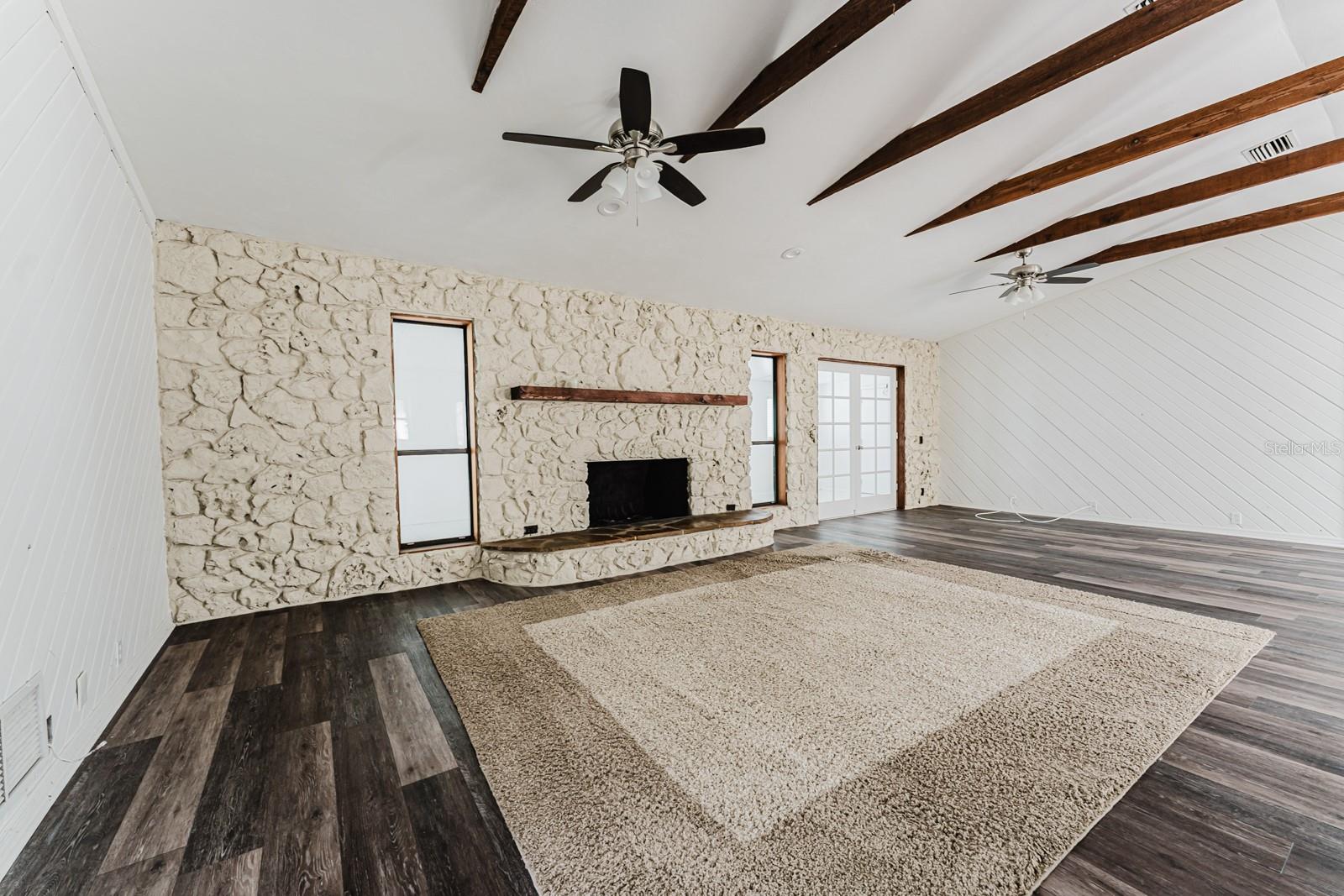 HARBOR OAKS UNIT 01 - Residential