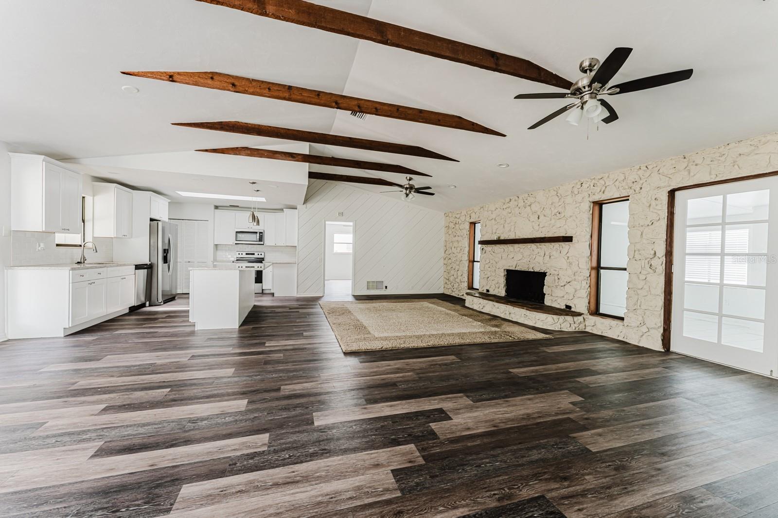 HARBOR OAKS UNIT 01 - Residential