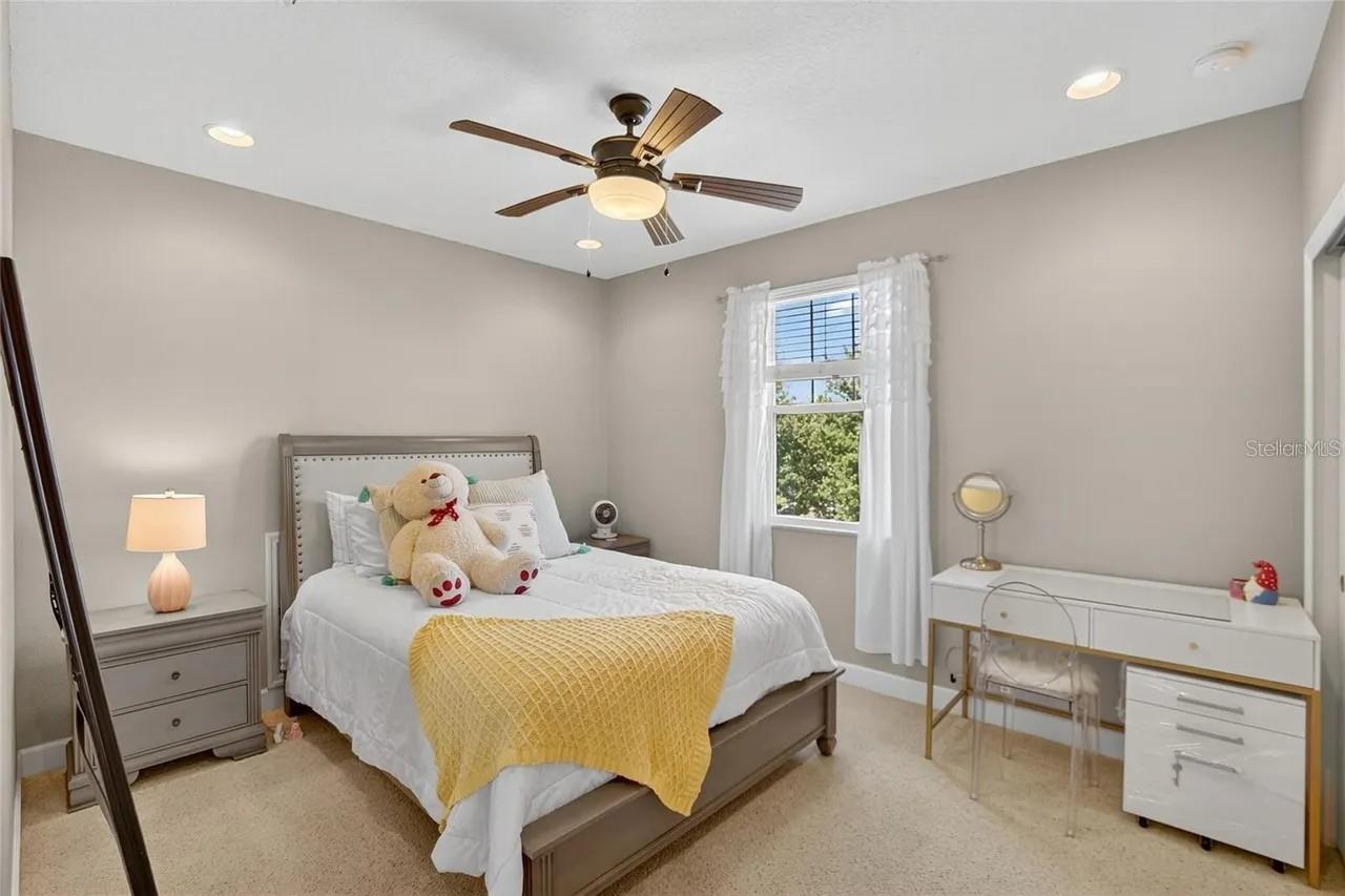 FISHHAWK RANCH WEST PH 1B/1C - Residential Lease