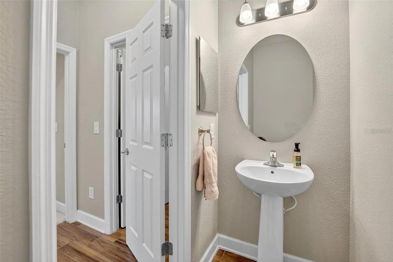 FISHHAWK RANCH WEST PH 1B/1C - Residential Lease