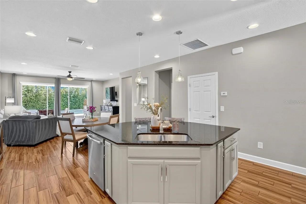 FISHHAWK RANCH WEST PH 1B/1C - Residential Lease