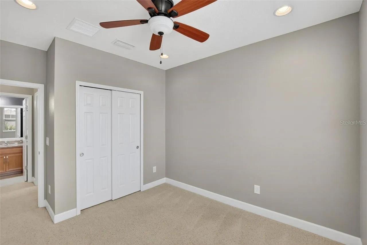 FISHHAWK RANCH WEST PH 1B/1C - Residential Lease