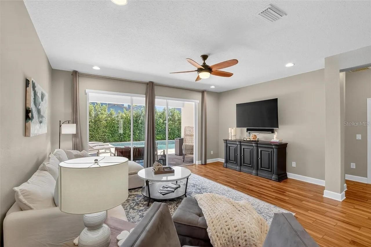 FISHHAWK RANCH WEST PH 1B/1C - Residential Lease