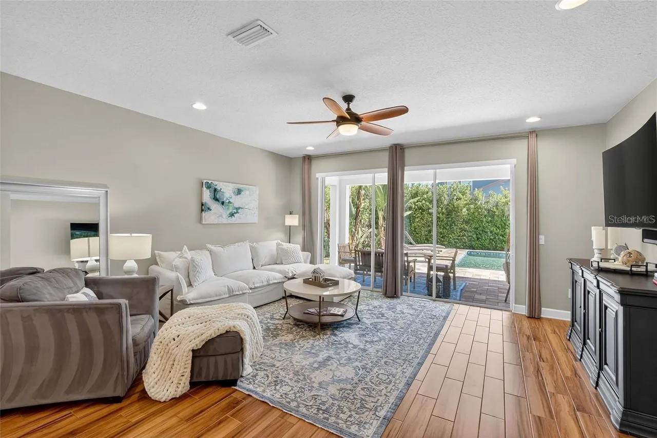 FISHHAWK RANCH WEST PH 1B/1C - Residential Lease