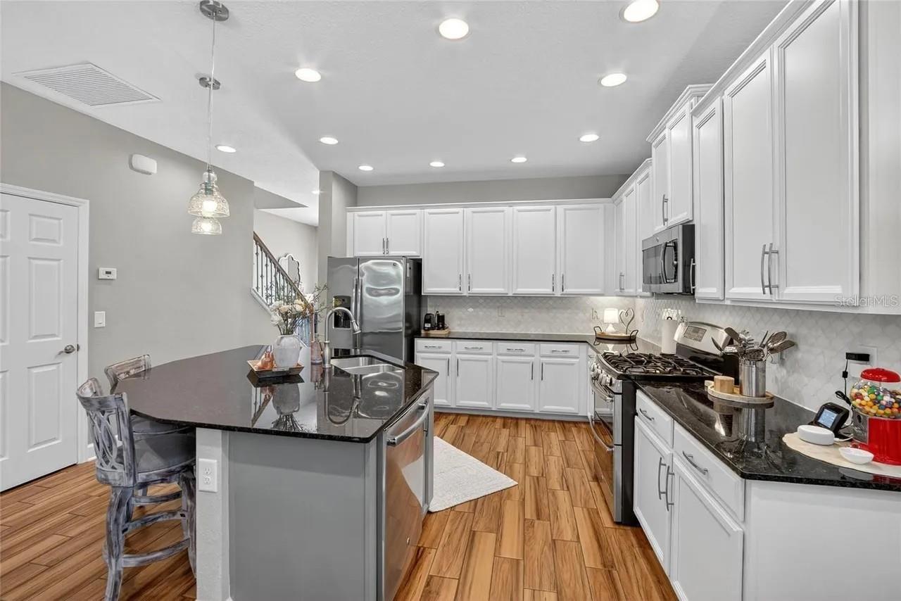 FISHHAWK RANCH WEST PH 1B/1C - Residential Lease