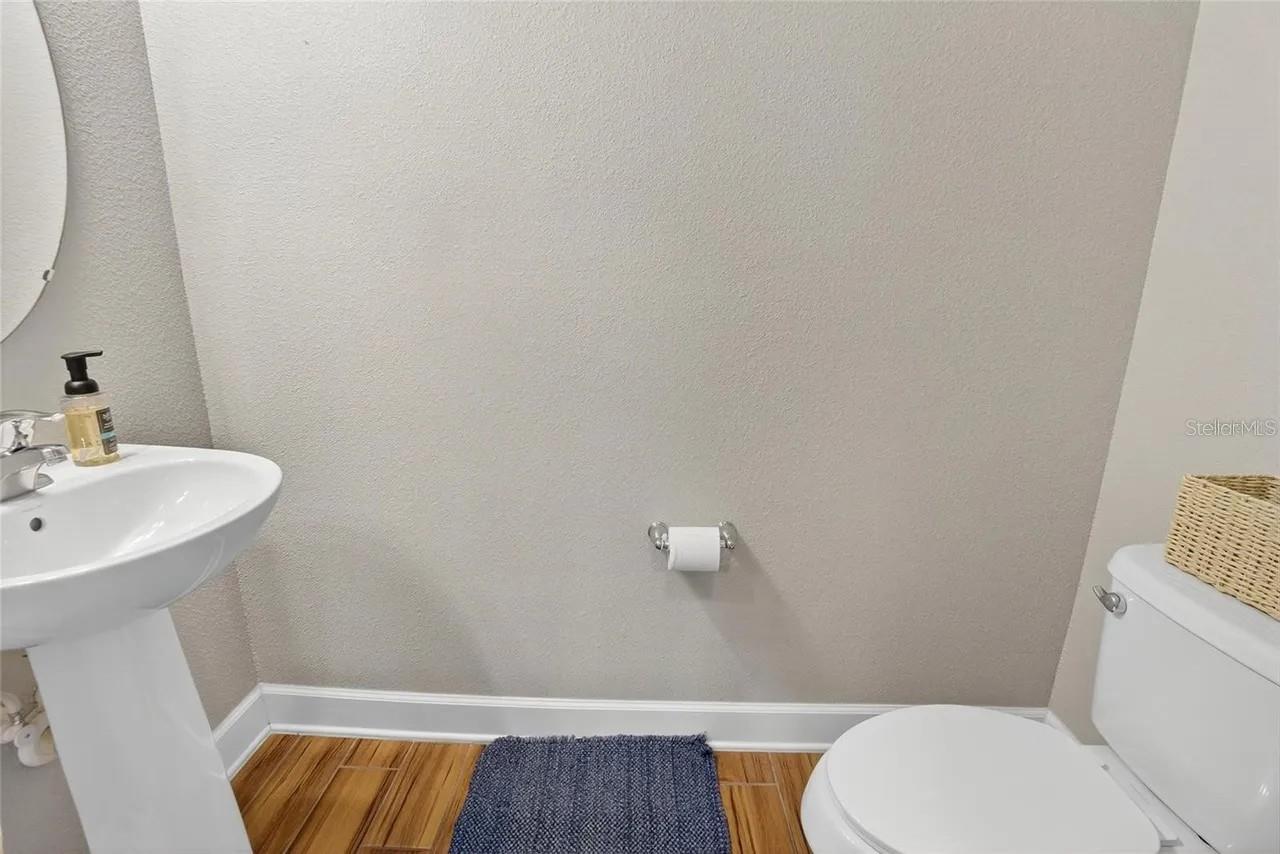 FISHHAWK RANCH WEST PH 1B/1C - Residential Lease