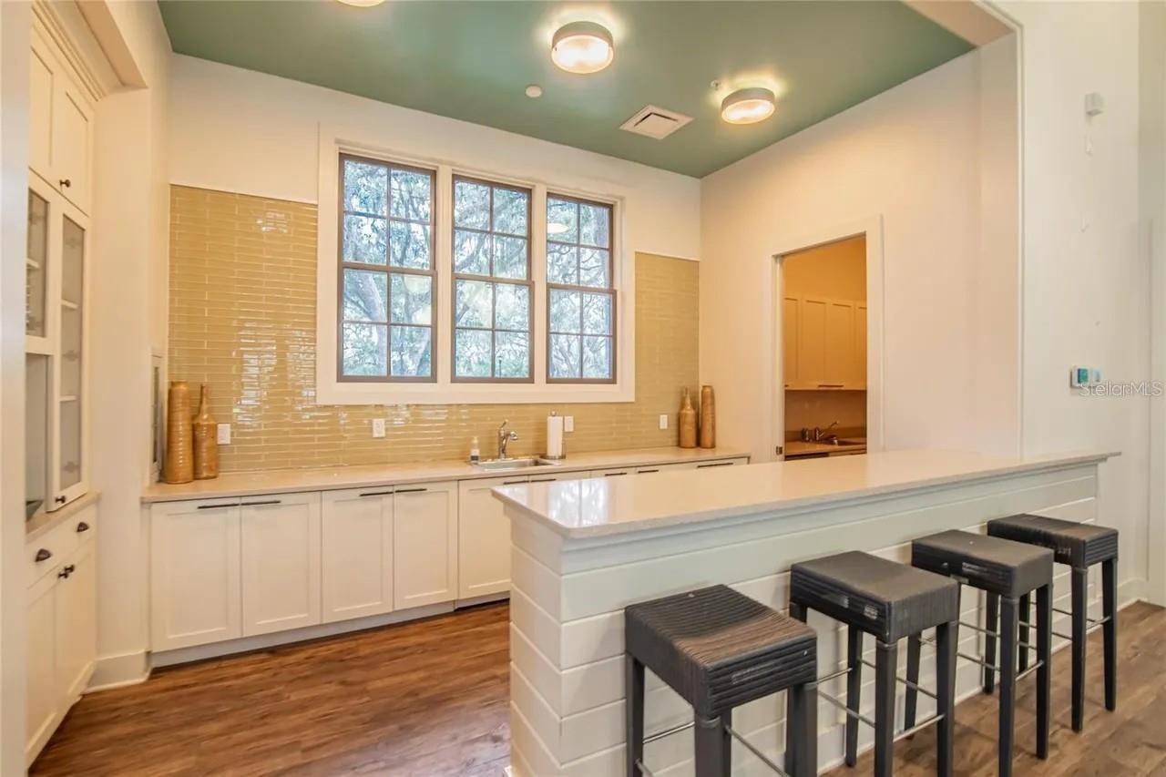 FISHHAWK RANCH WEST PH 1B/1C - Residential Lease