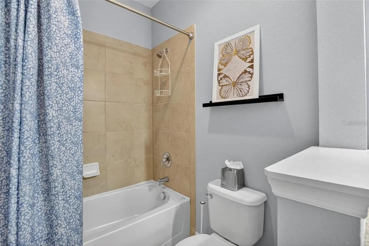 FISHHAWK RANCH WEST PH 1B/1C - Residential Lease