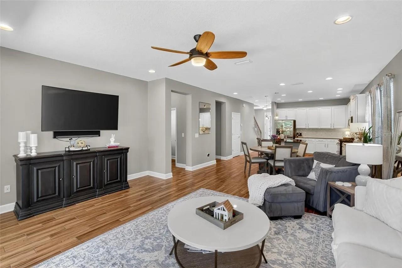 FISHHAWK RANCH WEST PH 1B/1C - Residential Lease