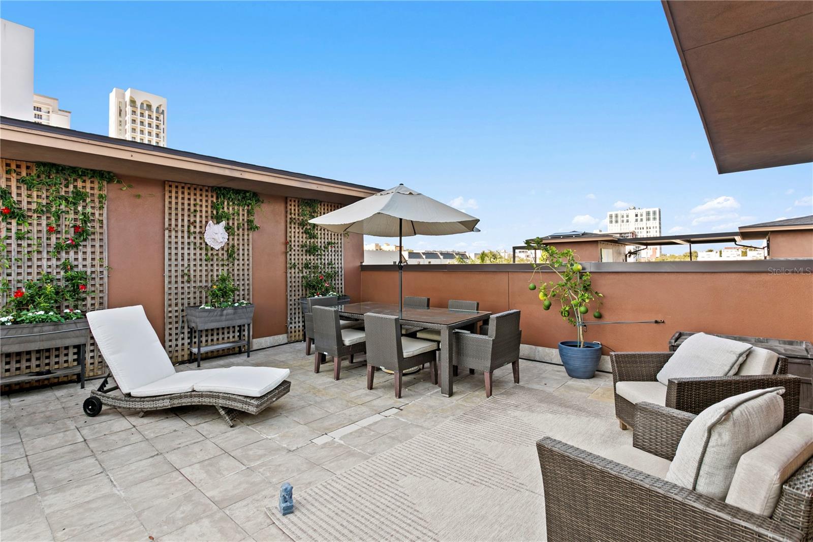 TOWNS ON FIFTH - Residential