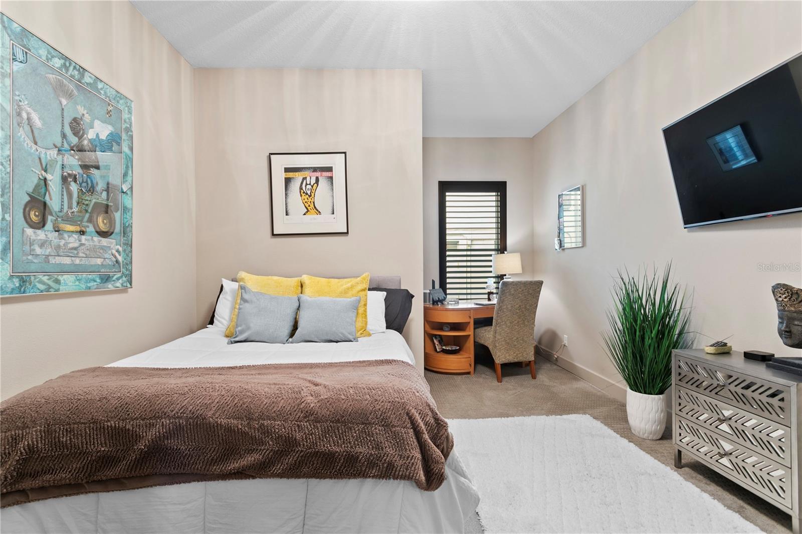 TOWNS ON FIFTH - Residential