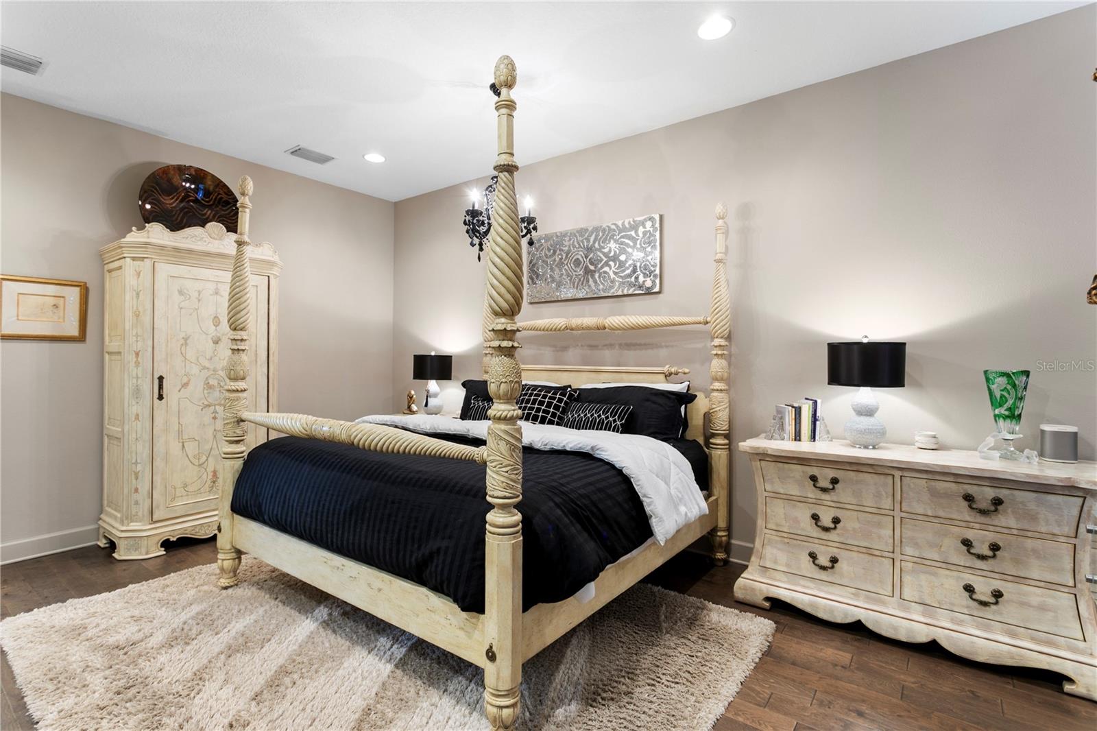 TOWNS ON FIFTH - Residential