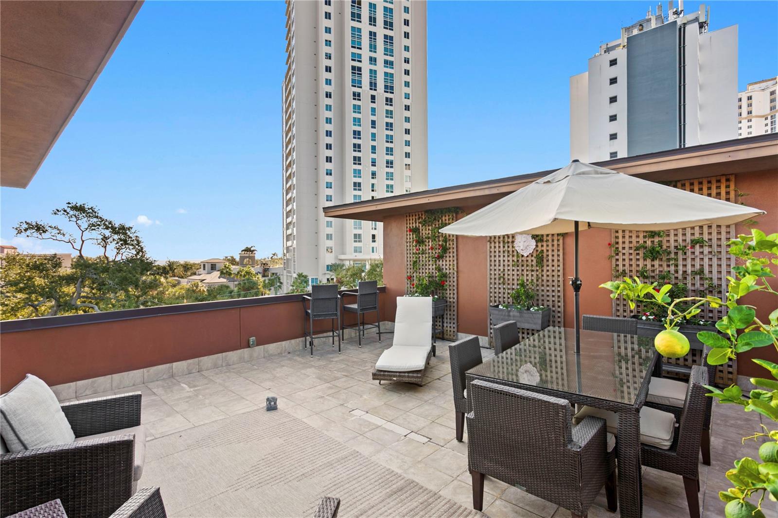 TOWNS ON FIFTH - Residential