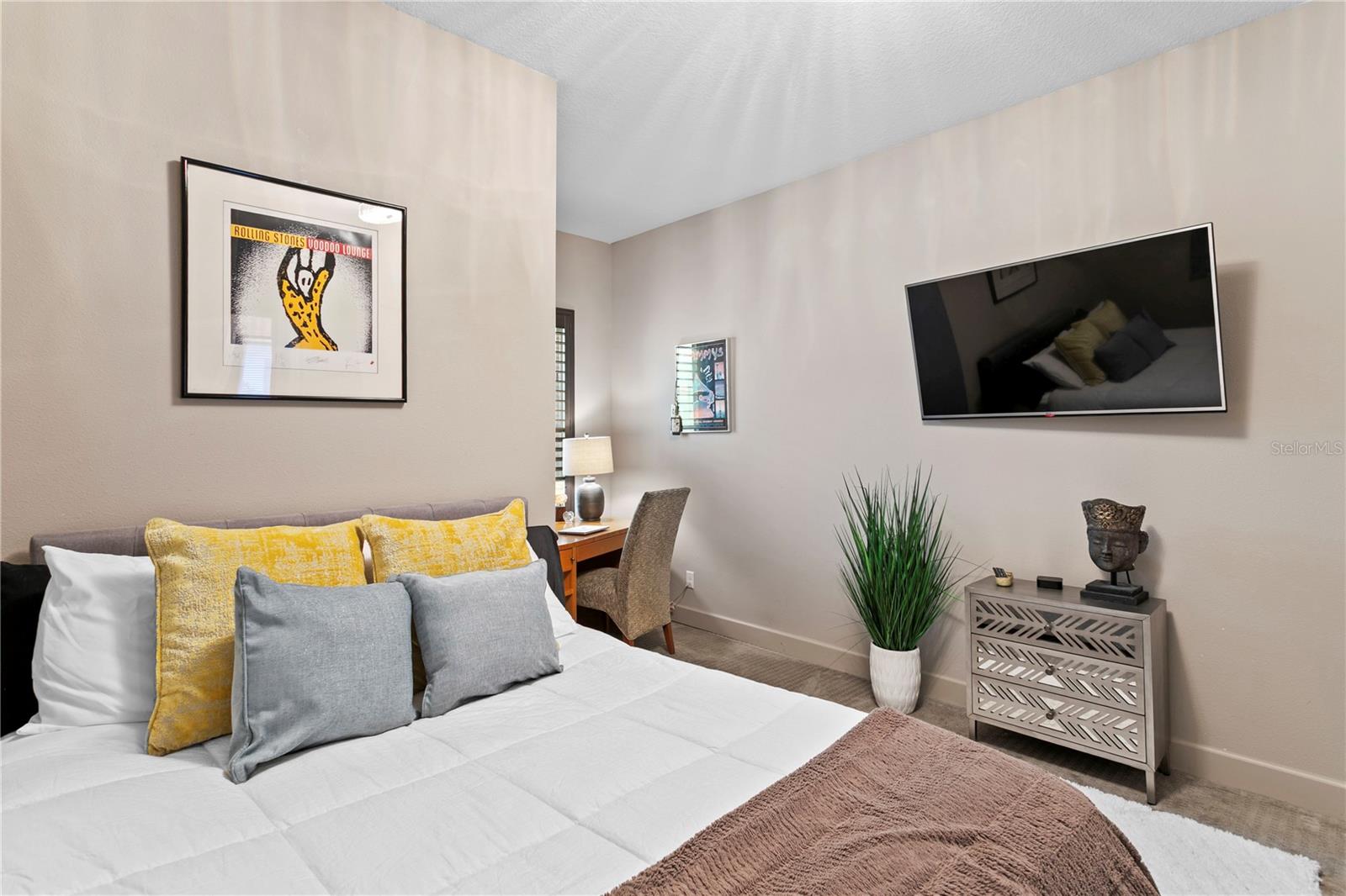 TOWNS ON FIFTH - Residential