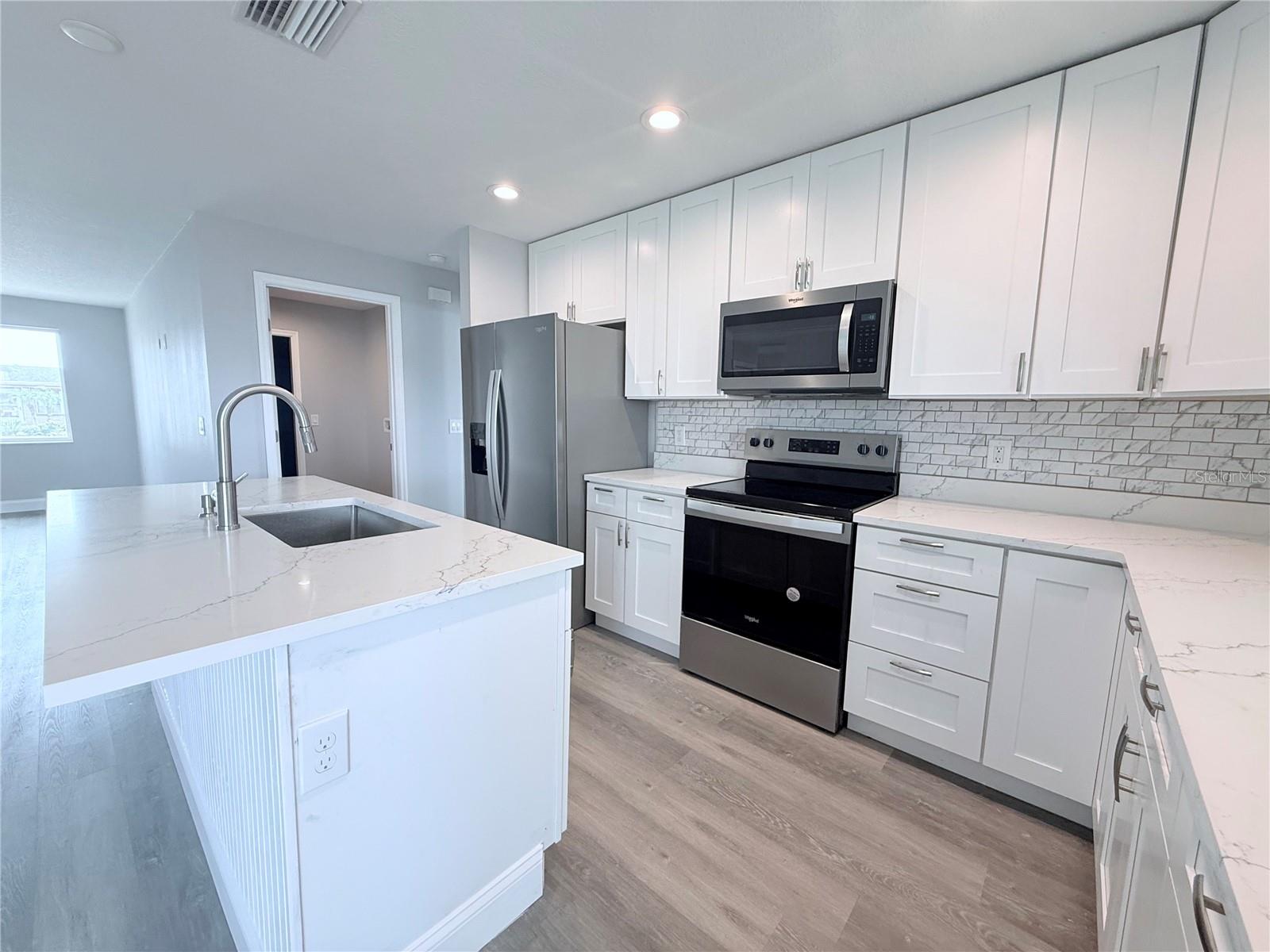 3329 ROXBURY DRIVE