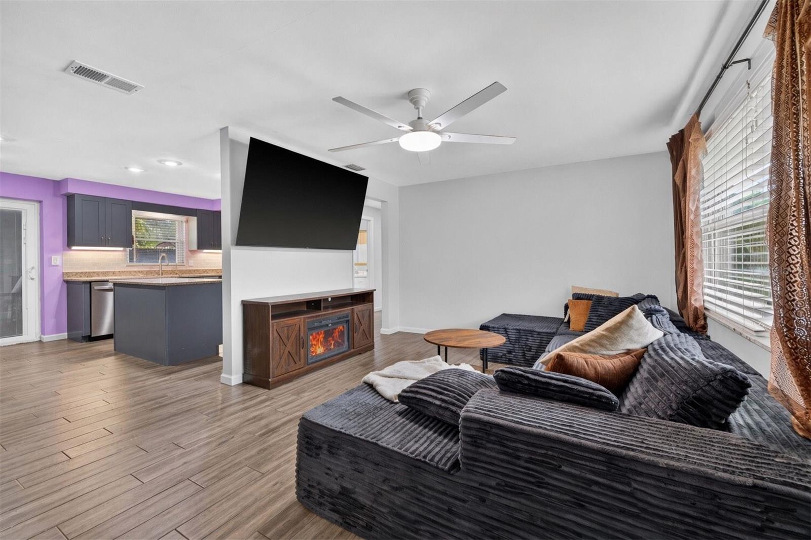 2266 MANOR COURT