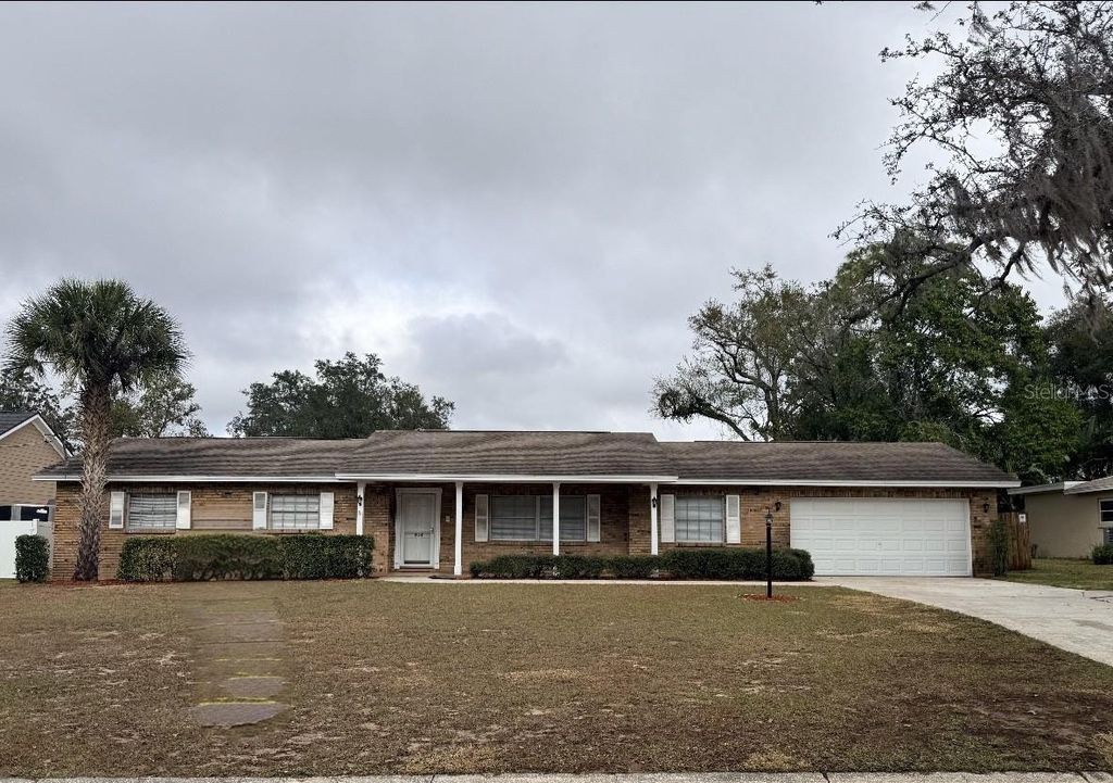 Photo of 614 S Sylvan Drive, Brandon, FL 33510 (MLS # TB8469033)