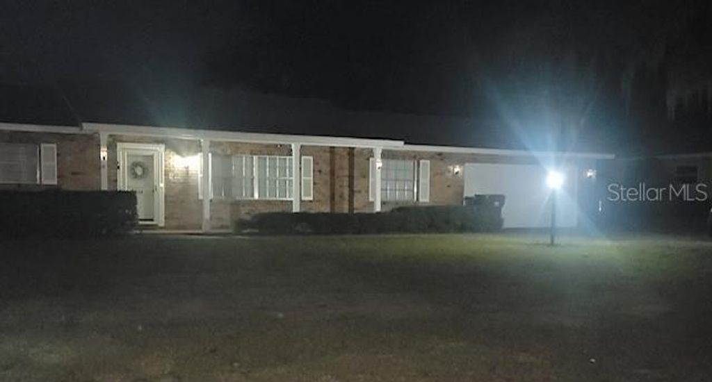 Photo of 614 S Sylvan Drive, Brandon, FL 33510 (MLS # TB8469033)