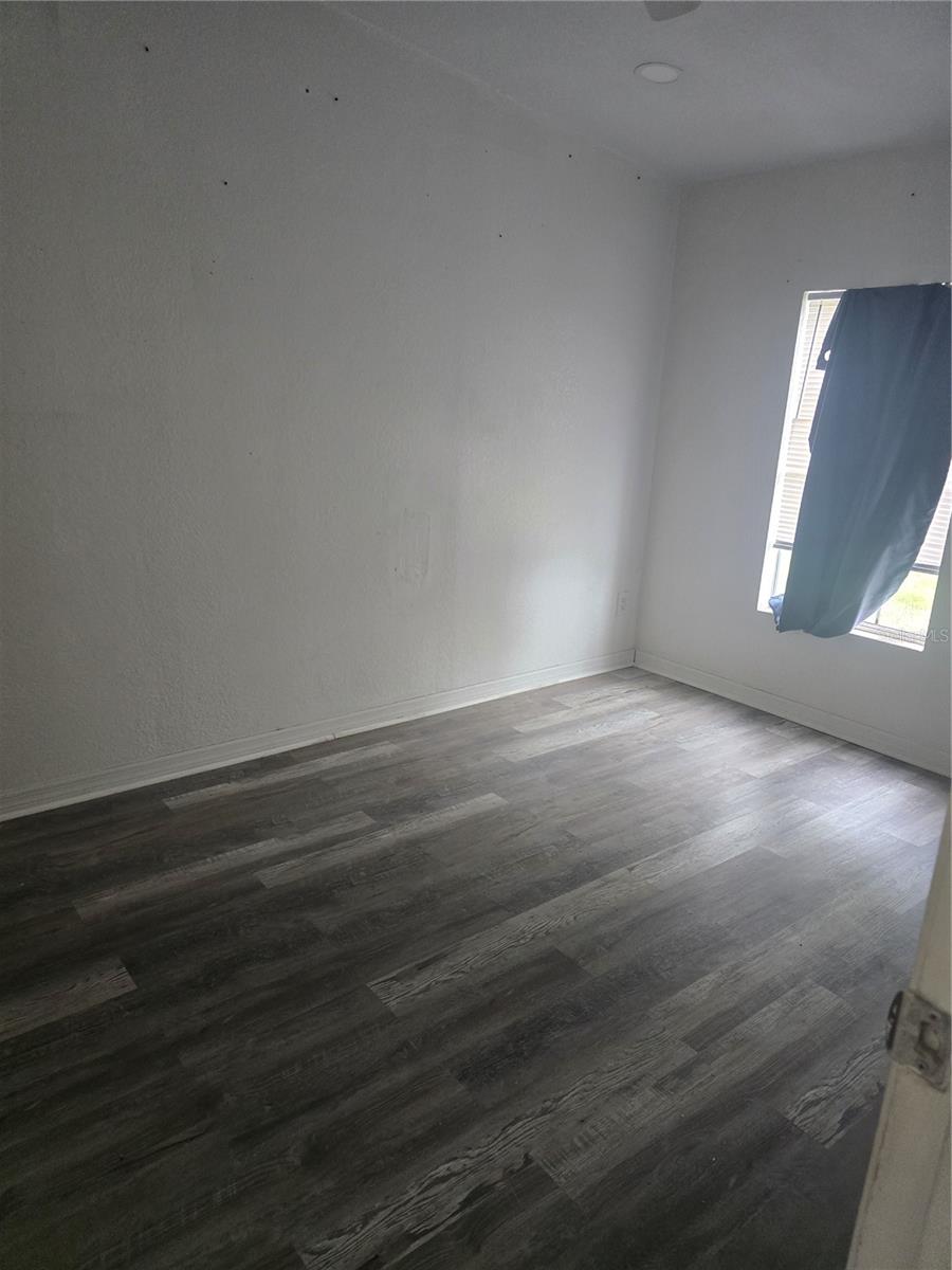 TROPICAL PARK UNIT 1 - Residential Lease