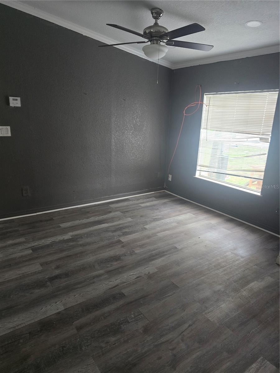 TROPICAL PARK UNIT 1 - Residential Lease