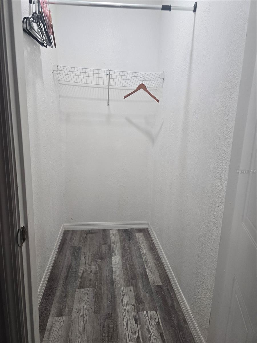 TROPICAL PARK UNIT 1 - Residential Lease