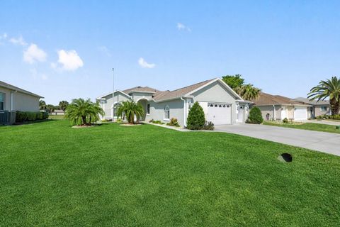 Photo of 5751 NW 25th Loop, Ocala, FL 34482 (MLS # OM723173)