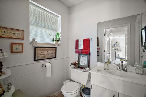 Tiny photo for 35350 County Road 439, Eustis, FL 32736 (MLS # R4910576)