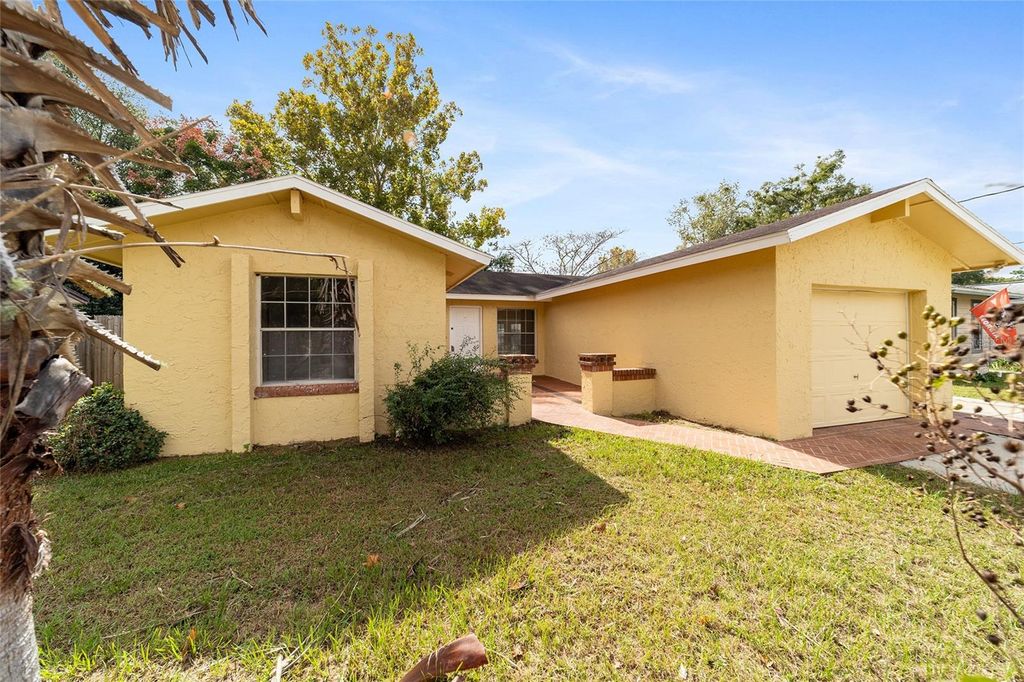 Photo of 1810 NE 29th Place, Ocala, FL 34479 (MLS # OM723637)