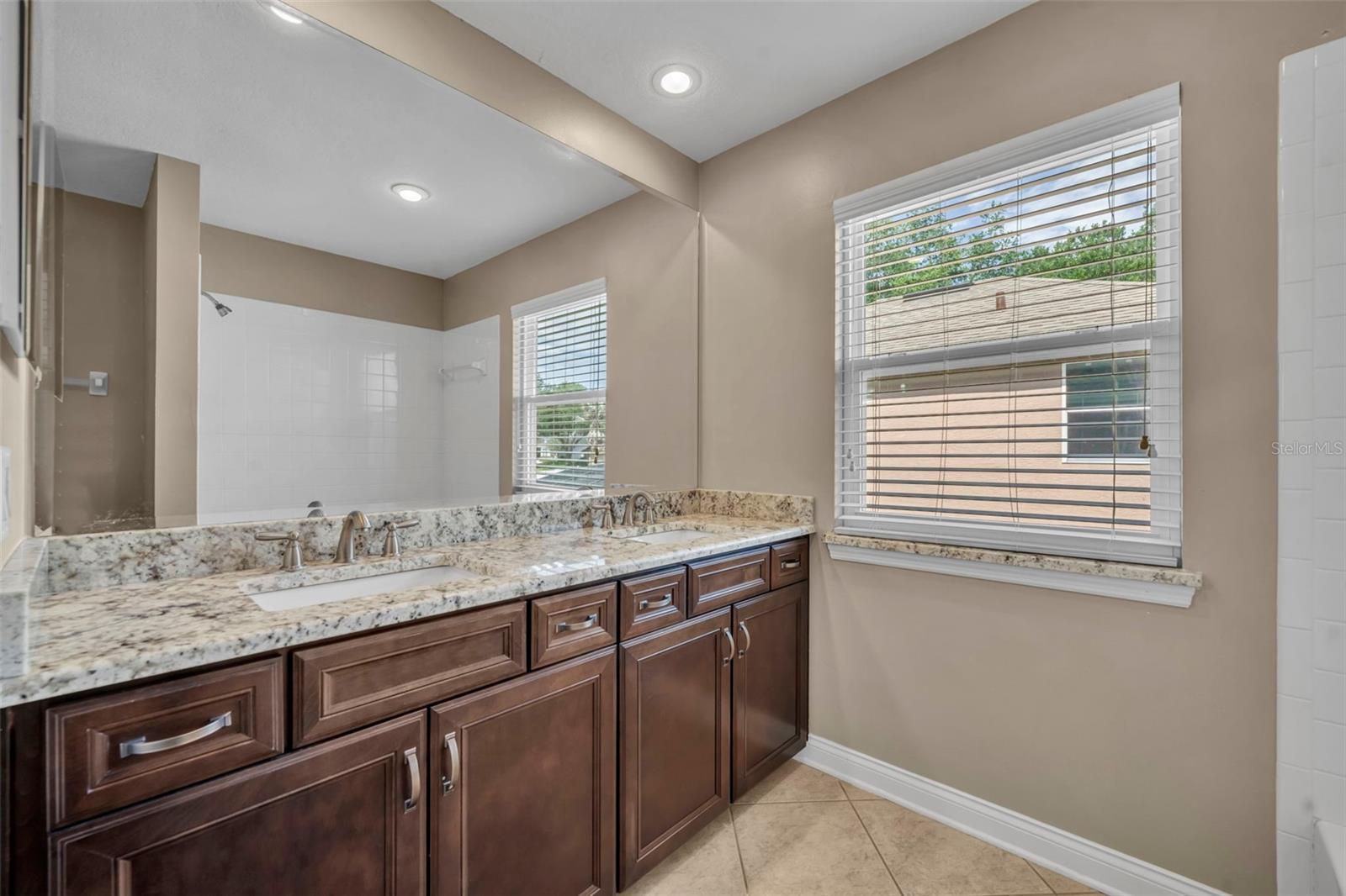 LOST CREEK - Residential