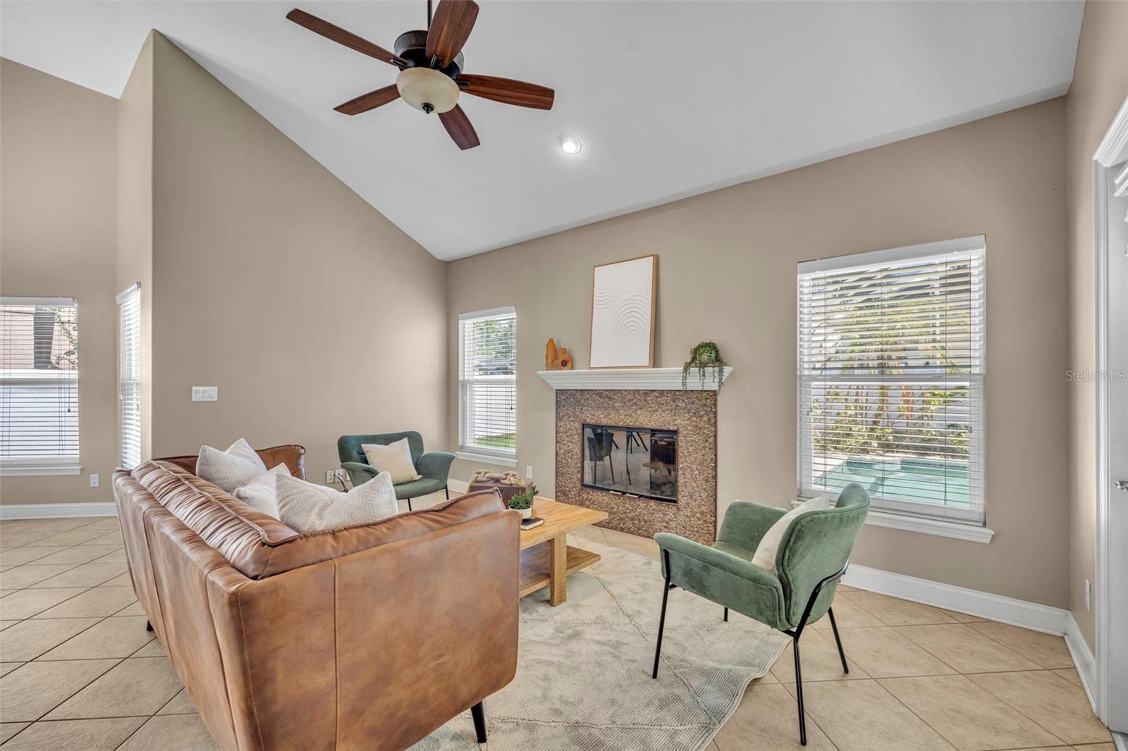 LOST CREEK - Residential