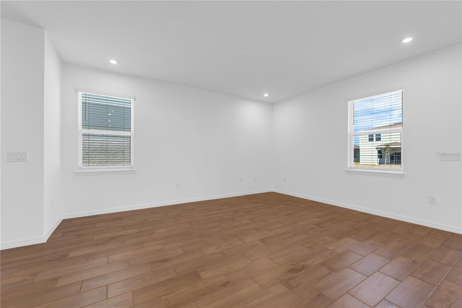 OAKFIELD TRAILS - Residential