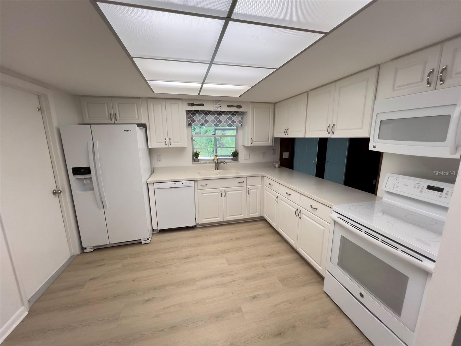 MERCERDEES GROVE - Residential