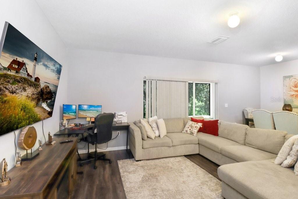 9826 HOUND CHASE DRIVE